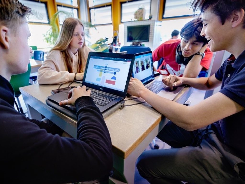 Students from The Netherlands involved in the Schools As Living Labs project. Credit NEMO/DigiDaan
